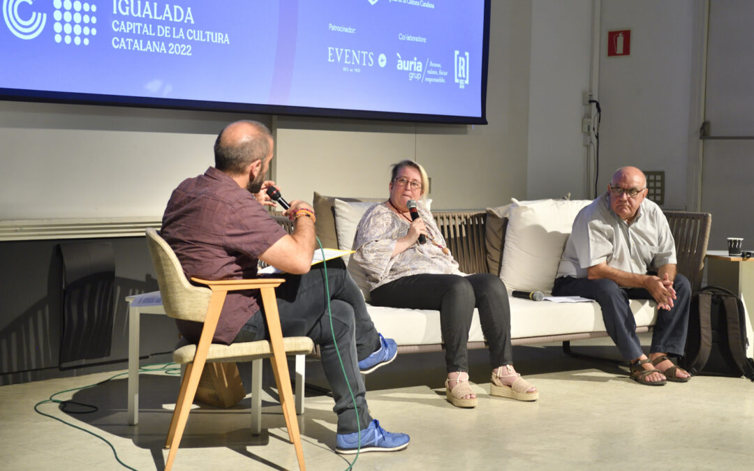 Els antropòlegs Manuel Delgado i Àngels Trias debaten sobre tradició, cultura popular i festa a Diàlegs Capitals